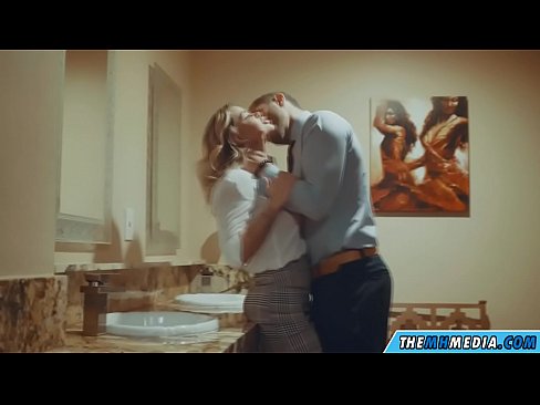 ❤️ Nigbati bilondi ti oyan ba tan ọ ni yara isinmi ti gbogbo eniyan ❌ ni onihoho% yo.shadbase-xxx.ru% ❤